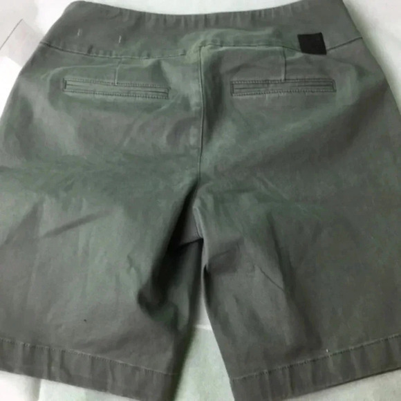 Jageans shorts 4 - Picture 15 of 16